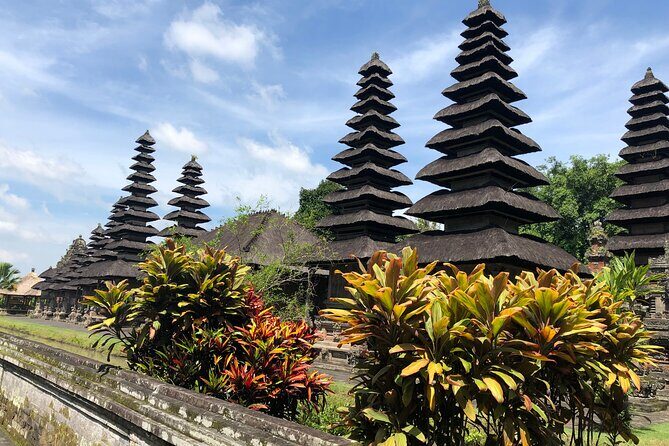 Ulun Danu Bratan Temple with Tanah Lot Sunset - What I’d wear and bring for this temple-and-sunset route