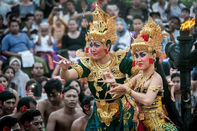 Uluwatu & Kecak Dance Tour (Private Half Day Tour) - Entering Uluwatu Temple: What makes this cliff-top different