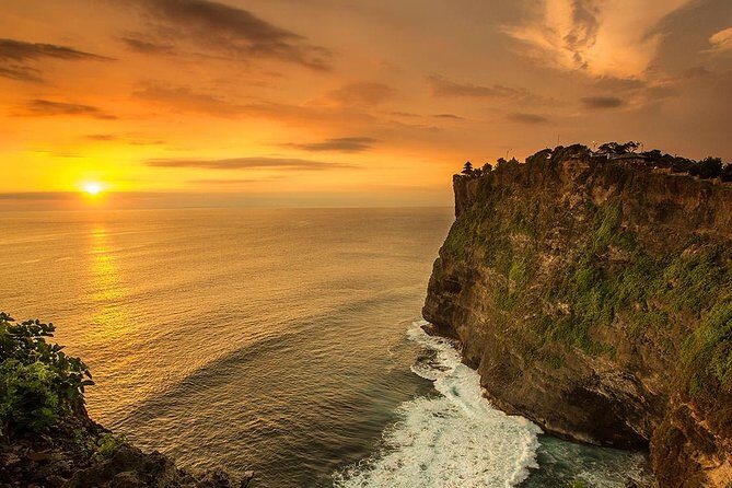 Uluwatu Temple Excursion - FREE WI-FI - Stop 1: Nusa Dua Beach at Pantai Mengiat (Plus the Water Blow Stretch)