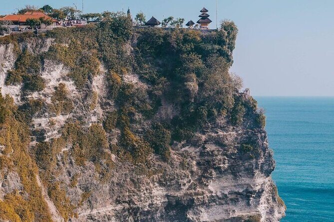 Uluwatu Temple Scenic Beaches and Fire Kecak Dance Tour - Uluwatu Temple: ocean views and monkey-smart habits