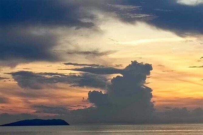 Uluwatu Temple with Sunset Tours - Logistics that matter: walking, weather, and staying comfortable