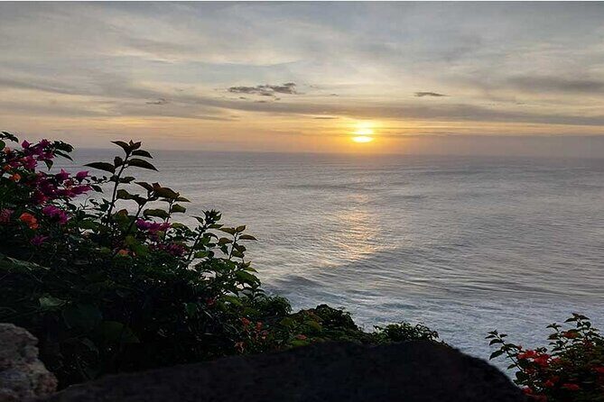 Uluwatu Temple with Sunset Tours - Stop 2: Uluwatu Temple, a 70-meter cliff view at golden hour